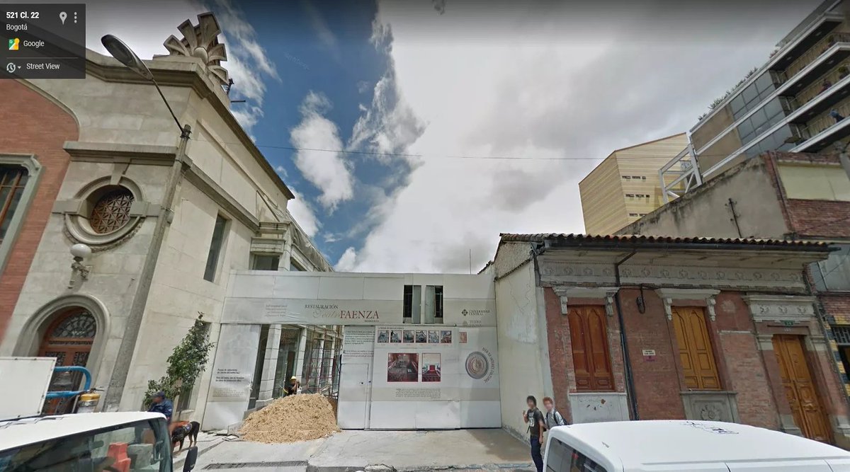 SebasConsiderat's tweet photo. DEMOLICIÓN DEL entorno contextual del TEATRO FAENZA; La nueva estrategia de las constructoras para el centro: "vive dentro de la cultura, mientras la destruyes"? + 15 pisos de "Faenza-Centenario" encima del teatro @ucentralbogota @Bogota @Patrimoniobta @CulturaenBta @ma_eugeniam https://t.co/Ondbp66lrz