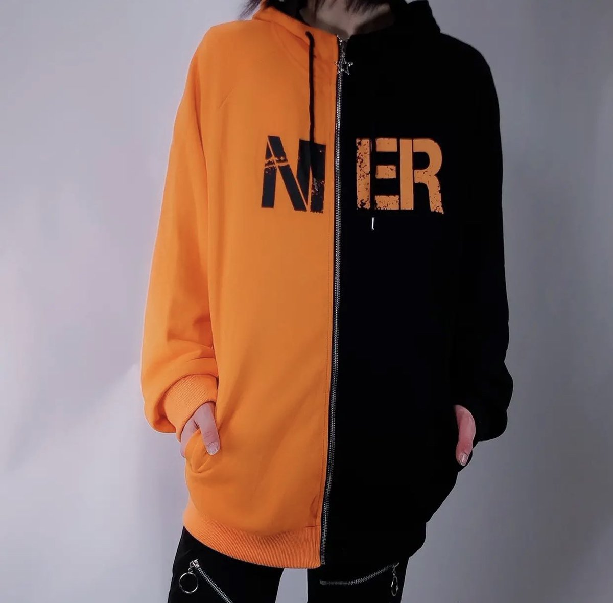 NieR_tokyo's tweet photo. 🎁本日〆切プレゼント企画🎁

こちらの当店オリジナル商品を

🎊3名様にプレゼント🎊

ユニセックスアイテムです🐰

◼応募方法
フォロー(@NieR_tokyo) &amp; RT
◼締切〆  本日24時

※鍵垢の方も対象内です。

是非ご参加ください🙇‍♂️🙇‍♀️ https://t.co/6UQdjm2xhw