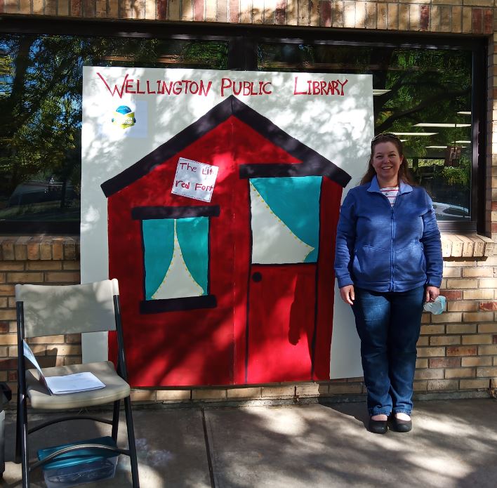 OneBookCo's tweet photo. Our friends at the Wellington Public Library created their own "Little Red Fort" backdrop. How cute is this?! https://t.co/FngIkMWwq6