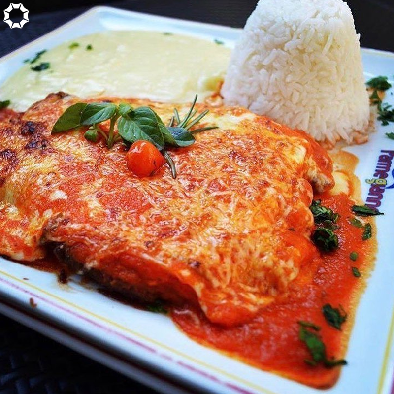 maceioshopping's tweet photo. No Parmegianno você pode se deliciar com opções super saborosas de pratos para comer sozinho(a) ou dividir com a família. 😋 E aí, ficou com água na boca?
#food #parmegianno #parmashopping #maceioshopping #maceio #comida https://t.co/NE08TFPmQq