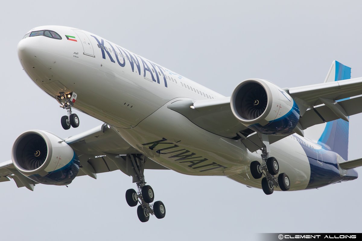 CAlloing's tweet photo. Customer acceptance flight for the first @Airbus #A330neo #A338 version for @KuwaitAirways #9KAPF this morning ! and an ex #MalaysiaAirlines @BoeingAirplanes #B738 #9MMLE will transfer to #Tui #GTUKD arriving at #ToulouseFrancazal #avgeeks #avgeek https://t.co/ilpjdYkDak