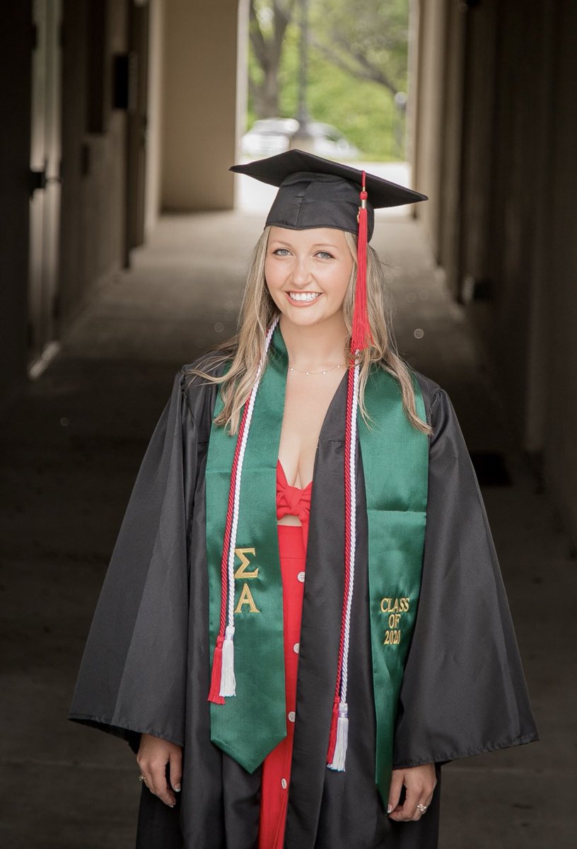 iHaleyBaird's tweet photo. How it started:                How it’s going: 

Graduating early and realizing you hate the career path you’ve chosen https://t.co/IMCZUPyANd