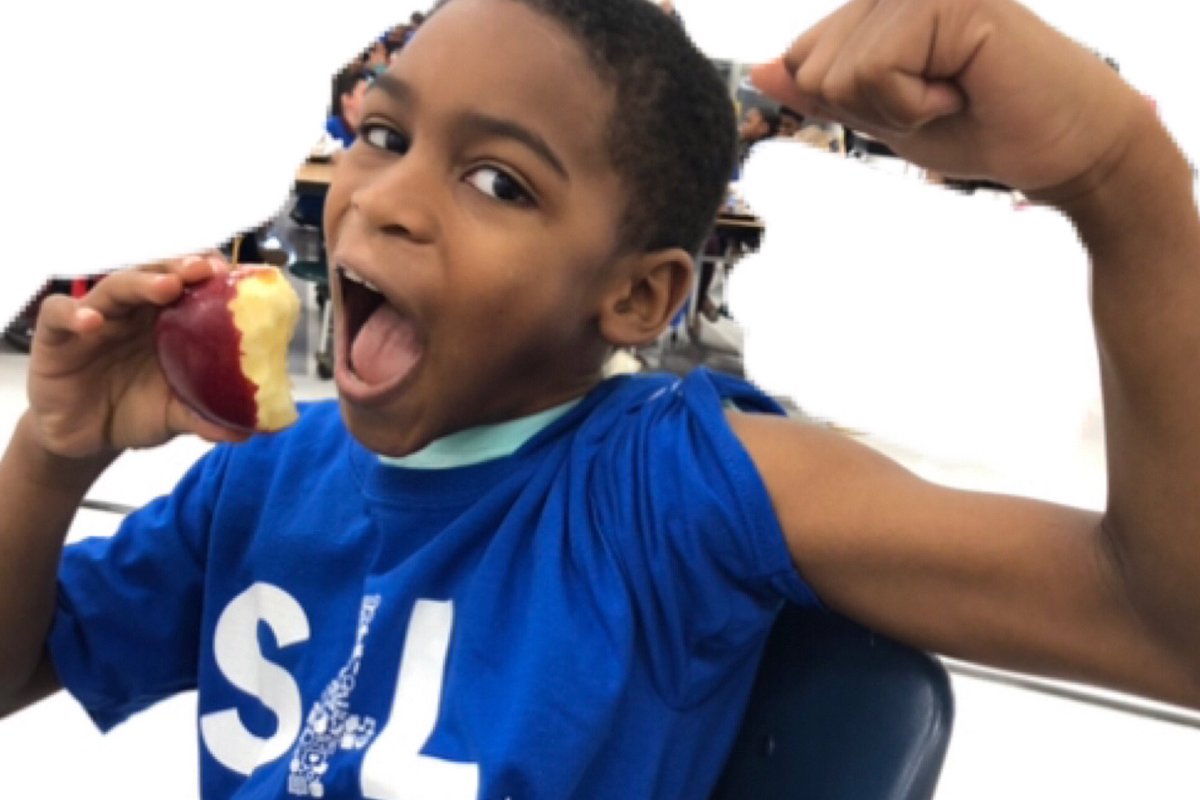 Nutrition_HCS's tweet photo. We had a great time celebrating National School Lunch Week! Here are a few happy customers. Thank you to all of our students,  hardworking school nutrition staff &amp; teachers for making it a success! #EatSchoolLunch #NSLW2020 @HenryCountyBOE @GaDOENutrition @GA_SNA  @strong_4_life https://t.co/WMpbv9Jxkq