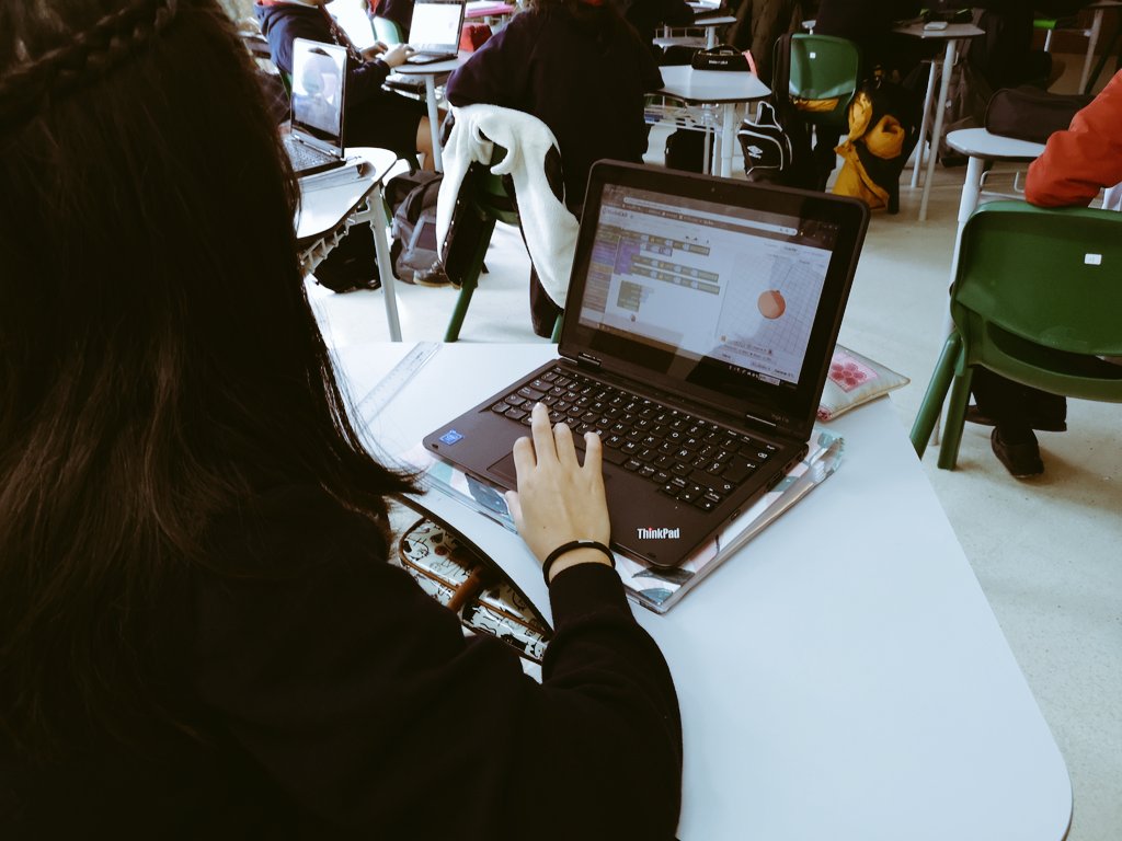 SagradoPlaceres's tweet image. Comenzamos nuestra actividad dentro de la @CodeWeekEU con diseños sencillos en 3D... #galiciancode #CodeWeek