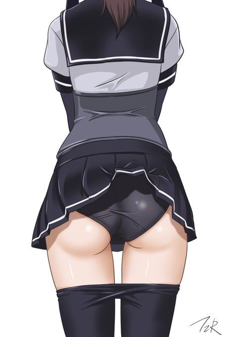 初月。肉料理に感動する僕っ娘(尻絵しかry)
僕っ娘で発言も男前だが妙に可愛らしい艦娘。
多くの艦娘から良くされており……と言うか彼女を心配して様子を見にやって来る。何か心配にさせる雰囲気や空気を感じさせるのだろう。提督としても妙に心配になるので気に掛けてあげよう🙂👍 