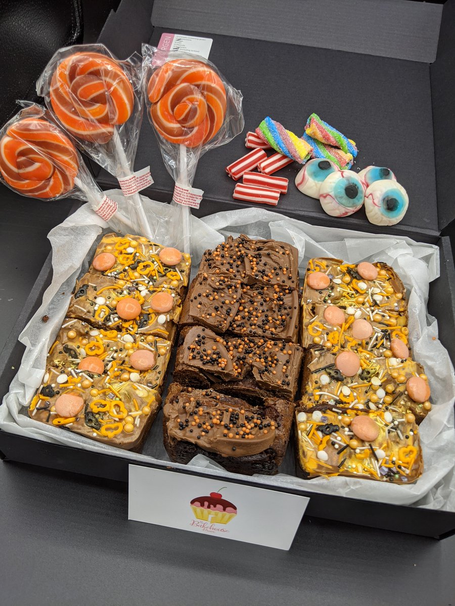BakehouseBrum's tweet photo. 😍🎃 OUR VERY FIRST TREAT BOX 🎃😍 - We hope you're as excited as we are!! 🤤 Chocolate orange brownies 🍊 • Lollipops 🍭 • Sweets 🍬 - What more could you be dreaming of this #Halloween? #OnlineNOW 🧡
#halloween #horror #spooky #art #cosplay #horrormovies #october https://t.co/DbzTG5PpKj