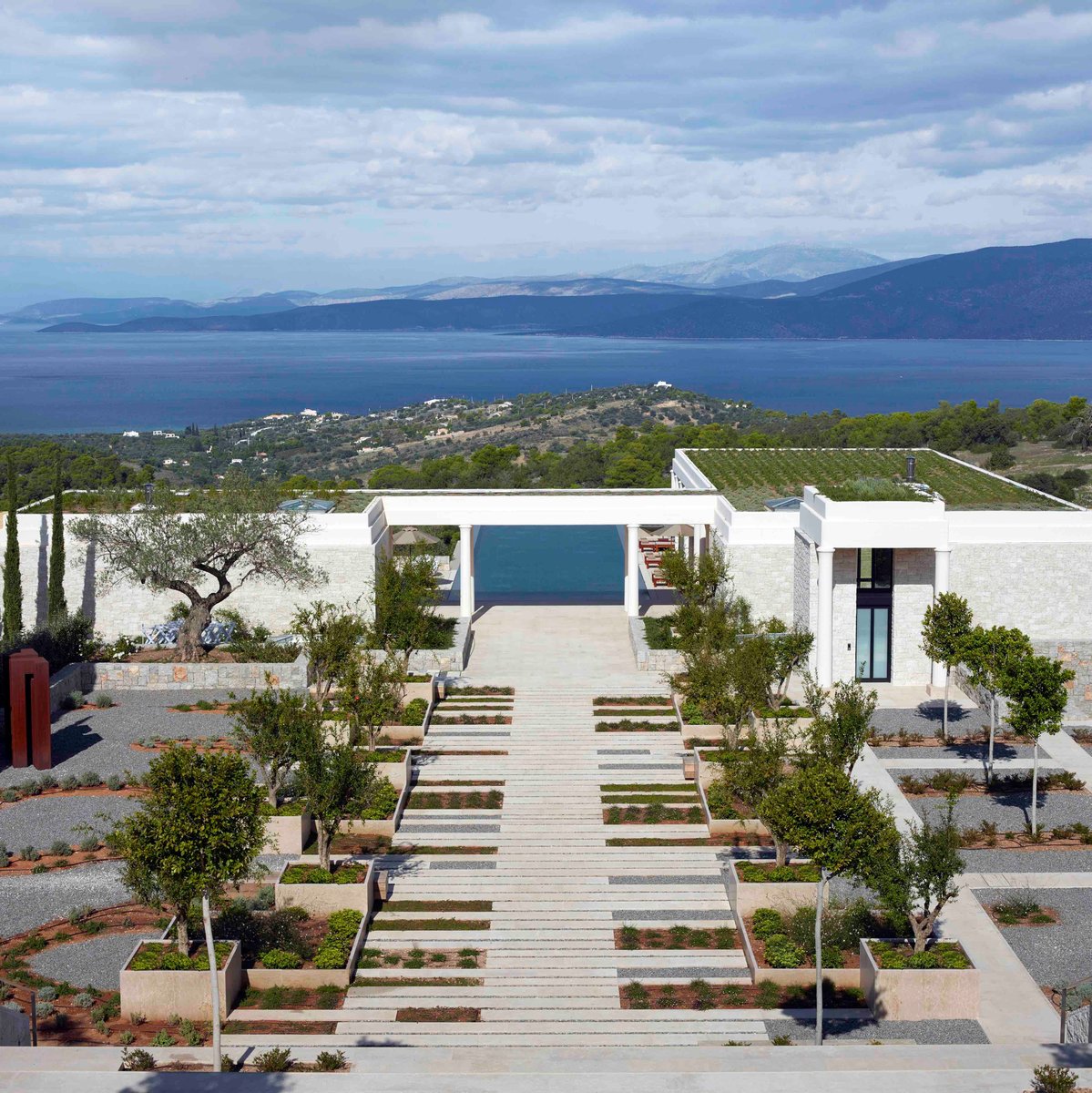 #Amanzoe summons the dramatic heritage of its surroundings, where Greek tragedies and epic tales inform this ancient land.

aman.com/resorts/amanzoe