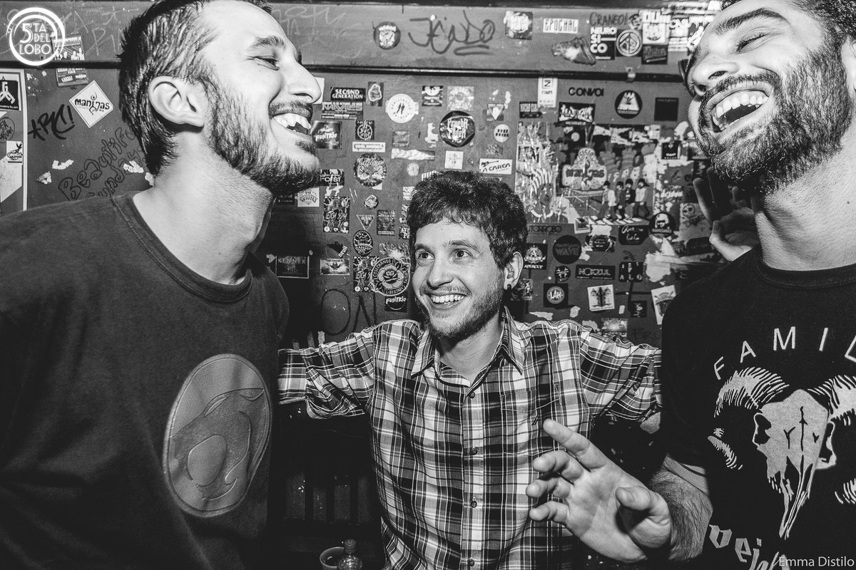 5tadelLoboRock's tweet photo. Hace 8 años nos dábamos por primera vez ese abrazo que tanto extrañamos hoy en día. Gracias por acompañarnos, apoyarnos y por todos los momentos increíbles que vivimos, ojalá pronto nos estemos reencontrando.
¡Feliz cumpleaños 5ta del Lobo!
#8años5DL https://t.co/L6kPRR9U1S