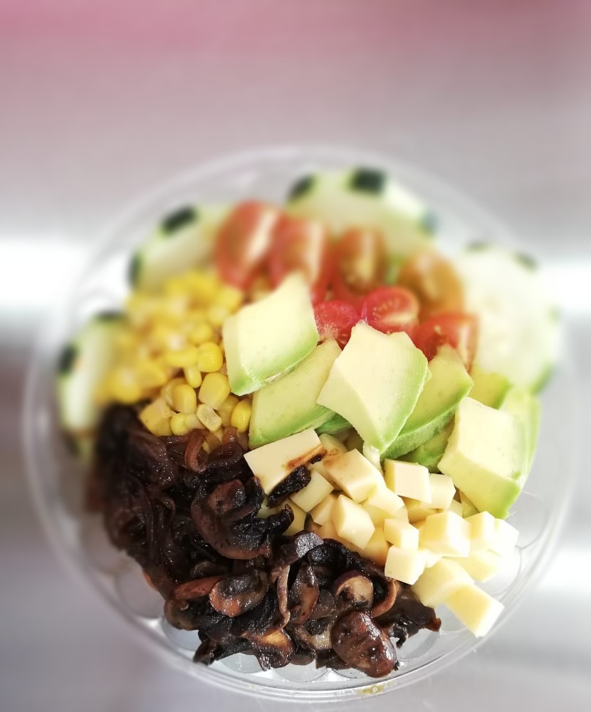 MandalasLs's tweet photo. La combinación perfecta, nuestra Mandala´s Portobello con extra de aguacate , la consentida de la casa 😍🥗 #MandalasLifestyle #EnsaladaMandalas #Lifestyle #EquilibrioYvidaNatural #AlimentaciónSaludable #HealthyEats 
 #BogotaNatural #RestaurantesBogota #Bogotaneando #Niza #Bogotá https://t.co/8gxfZnoKE9