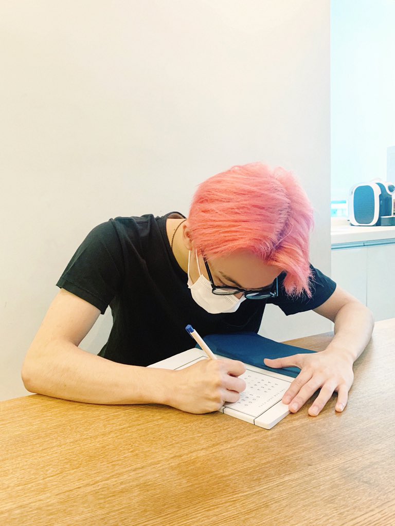 p.s. i almost forgot to say this but you look so damn good in those glasses  also love your pink hair, or orange hair, whatever, they are iconic. you always look good for me. keep that on your mind ♡