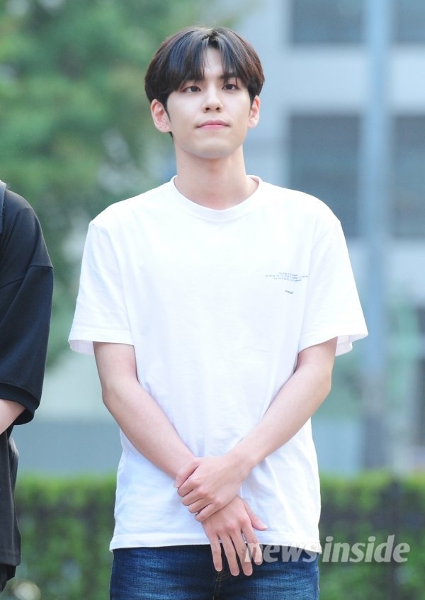 e_kwp94's tweet photo. 190719
© last leaf, new inside, i feel u
#데이식스 #DAY6 #김원필 #원필 #WONPIL https://t.co/lVRDRlfP7n