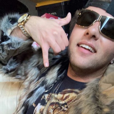 #NewProfilePic https://t.co/bXpITRPjMQ<a href="/tag/newprofilepic"class="tags">#NewProfilePic</a>