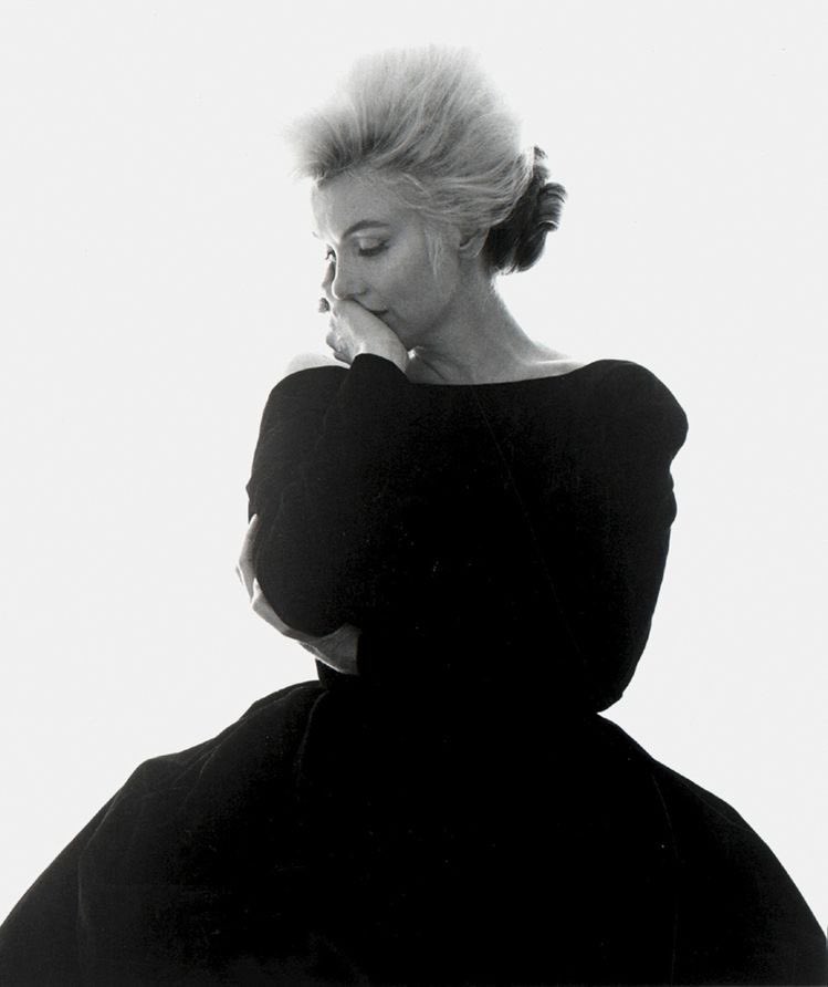 Marilyn Monroe in “The Last Sitting” shot by Bert Stern in 1962. These are my favorite pictures of her in that classic @Dior black dress. #MarilynMonroe #photooftheday #classics #icon https://t.co/GwxqGjrjfI