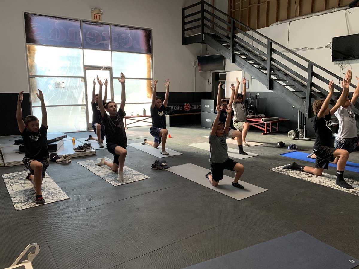 bodybylegends's tweet photo. Yoga 🧘 🧘‍♀️ Fridays:

Slow, steady exercises for athletes and adults.
Increase flexibility and range of motion.
Relieves muscle tension, increases athletic performance.
Increases mental health by sharpening attention, concentration, and calms and center nervous system. #Legends365 https://t.co/4Had4zMOIV