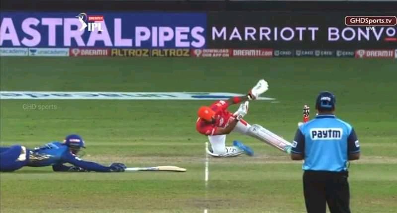 DargaAsif's tweet photo. Rishabh Pant tried like KL Rahul ( #MIvKXIP super over) to out Pooran but got failed 🤦‍♂️ #KXIPvDC #DCvsKXIP #DC #KXIP #IPLinUAE https://t.co/wdWhosE7XS