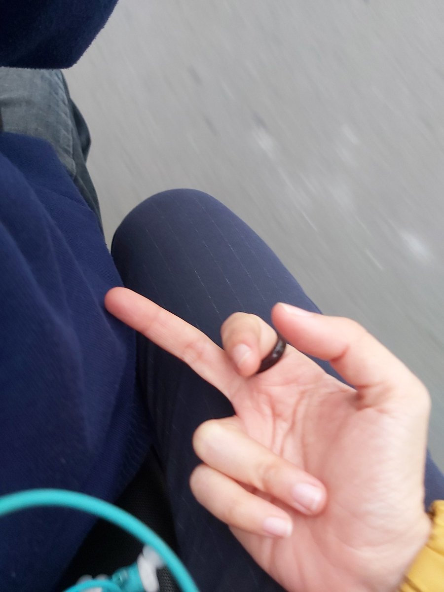 mutiaalmira's tweet photo. When your middle finger hurts, all you wanted to do is this, legit https://t.co/l9loqiKqPc