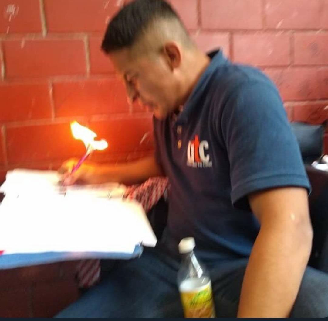 Historias de #cirugía
Yo de residente: - Dr, puedo operar el paciente que tiene apendicitis
Jefe: - Si, pero haces los 15 ingresos que quedan
Yo de residente: https://t.co/MOmExwI2Il