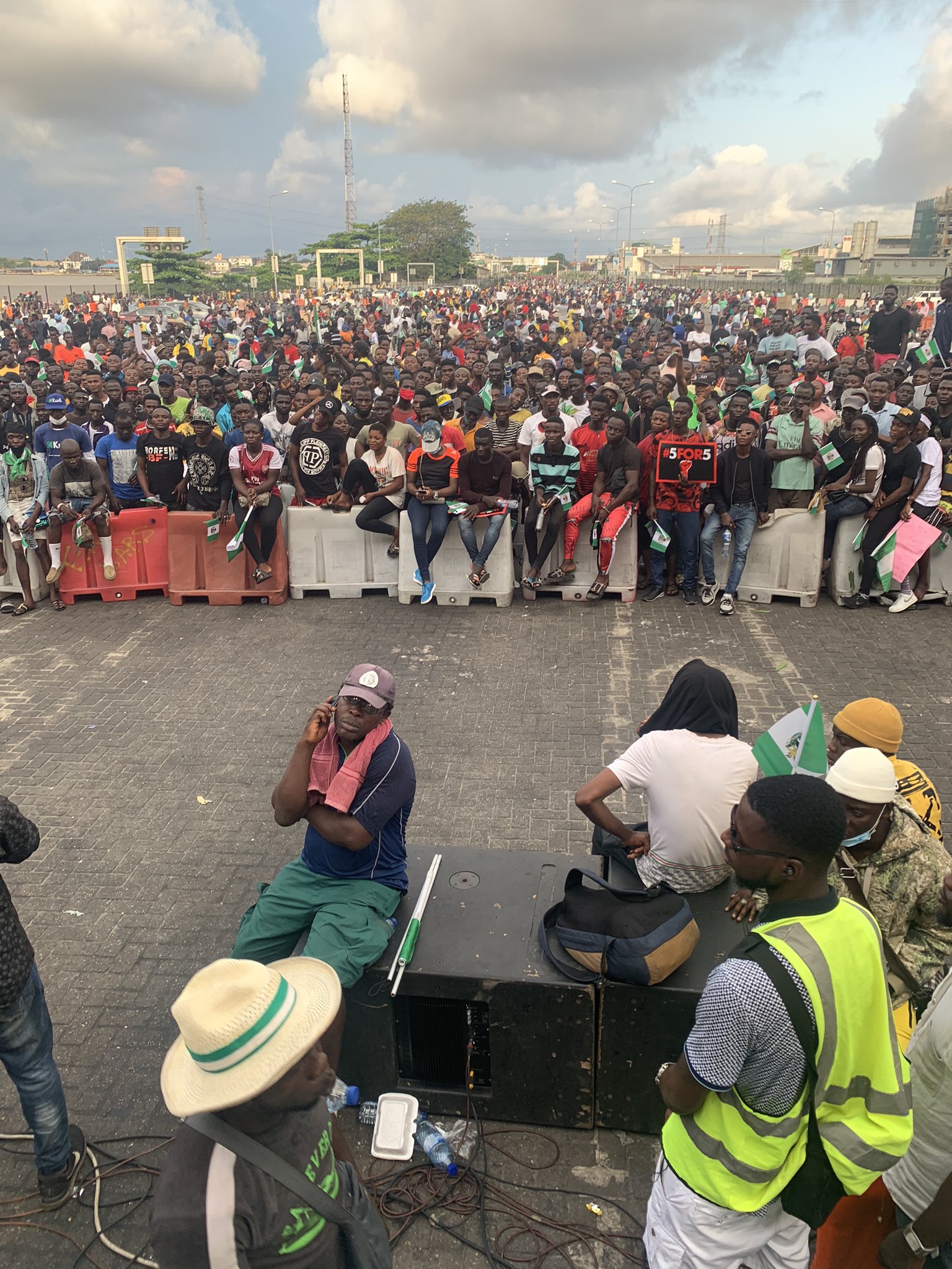 #EndSARS: Lagos State imposes Curfew, Lagosians defiles it alongside the Military