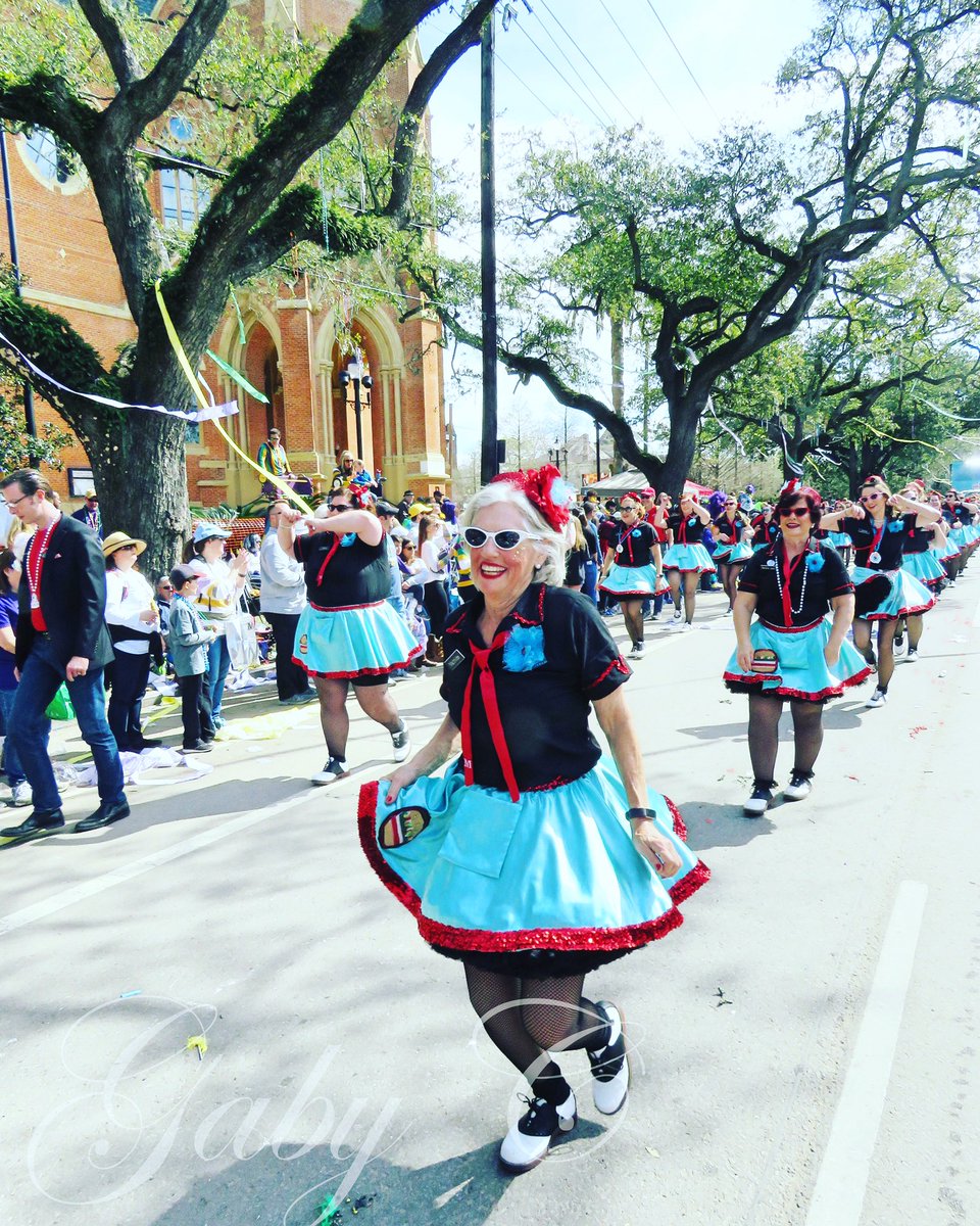 muffalottas's tweet image. Life is happier when you dance. #muffalottas #dancetroupe #nola #allwomen #parades #community #carnival #preCOVID19