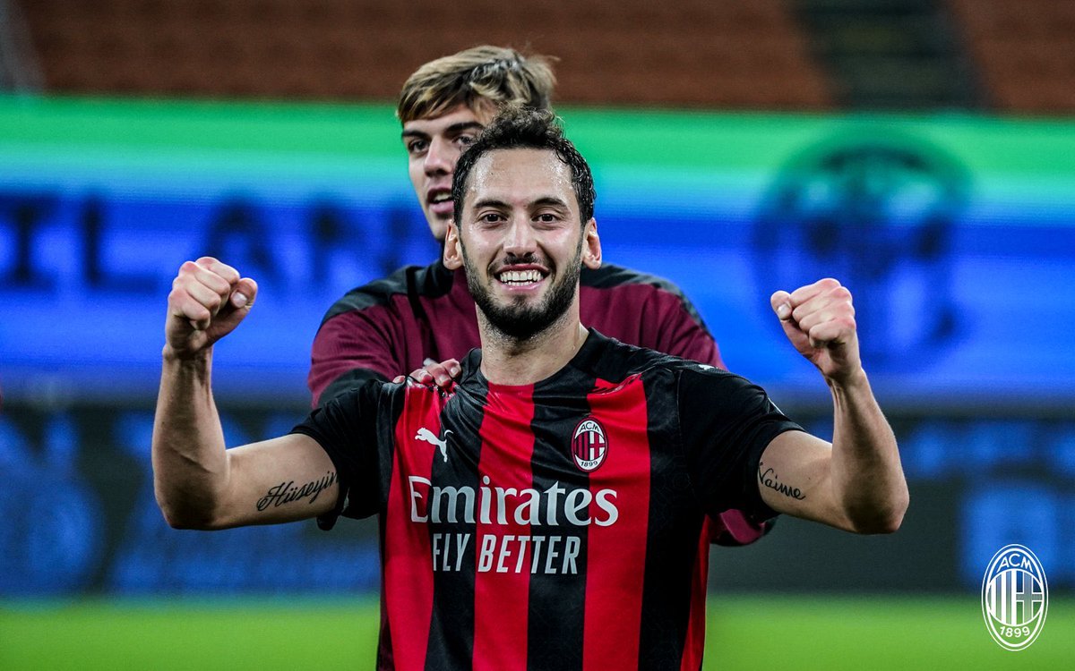 JoueursTR's tweet image. Hakan Çalhanoğlu🇹🇷 a eu une entorse à la cheville ce matin, il est indisponible 10 jours ! 

[ @SkySports ]