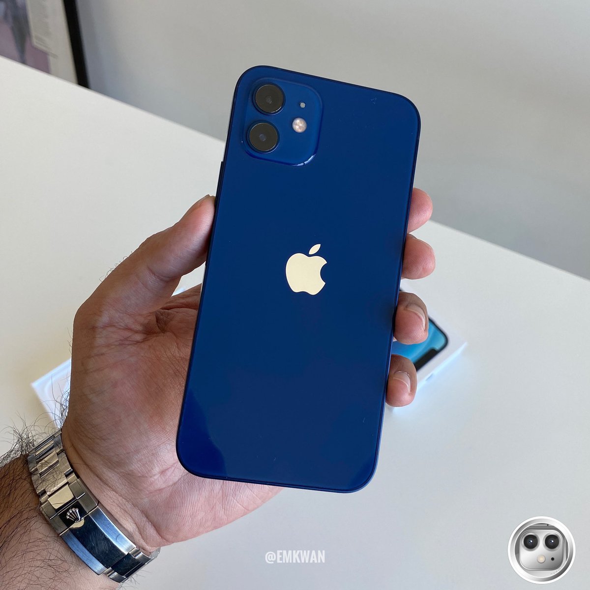 iPhoneiOSth's tweet photo. iPhone12 สีนํ้าเงิน ตัวจริงสีจริง 💙💙😘😘😘
.
รูปภาพจาก EMKWAN

#iPhone12Unboxing #iPhone12 #Unboxing #แกะกล่องไอโฟน12
.
#iPhoneiOsThailand https://t.co/yzORmmdm1Z