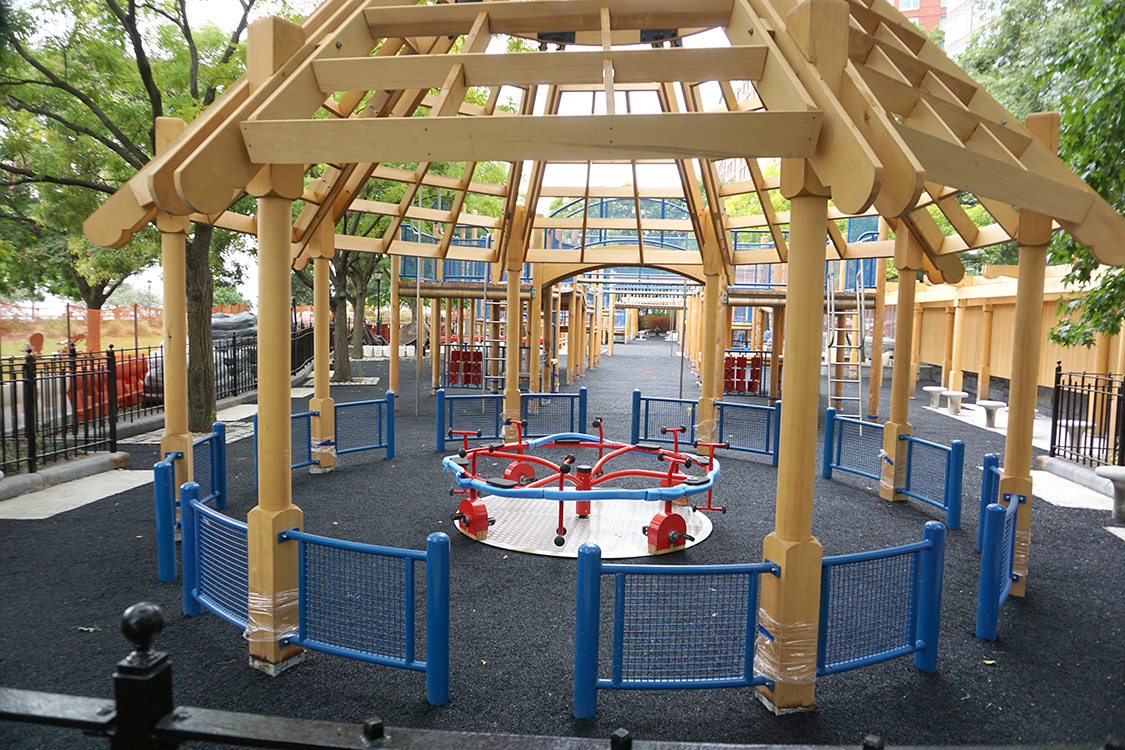 bpca_ny's tweet photo. ICYMI: #BatteryParkCity's Rockefeller Park Playground has re-opened. We'll see you in the park! https://t.co/cA1ssHdZBn @DowntownNYC @FiDiKids @FiDiFamilies @Downtownmag @downtownmomnyc @tribecacitizen @TribecaTrib @CommunityBoard1 #BPC #BPCKids #BPCCommunity https://t.co/MWKN2kDWGY