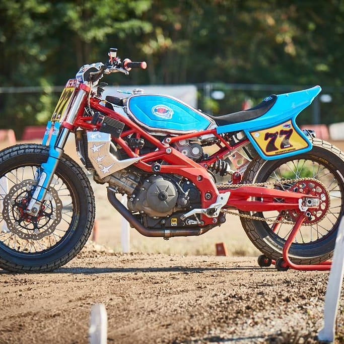 omtflattrack's tweet image. La nostra #superhooligans  con le
 🥎🏀🏐....
#omtflattrack #omtracing #flattrack #flattrackschool #aprilia @aprilia @superhooligans @henry_w_wiles @impossiblegarage