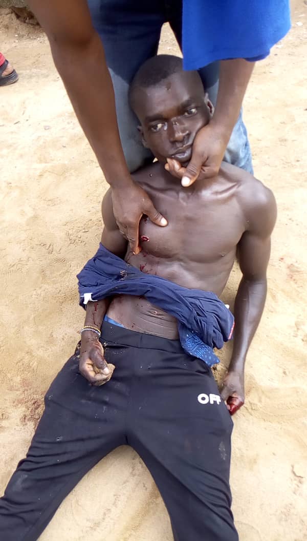 CollinsBmun2020's tweet photo. #Fullani terrorist @NGRPresident @PoliceNG've started killing #Igbo peaceful protesters, Army've gun 3pple down At ABA, many're injured #EndBadGoveranceInNigeria #BiafraExit @realDonaldTrump @MaziNnamdiKanu @SusanMount45 @UN @IsraeliPM, @VP @Abiastatetweet1 @CentralIpob https://t.co/OX8hmmLeBk