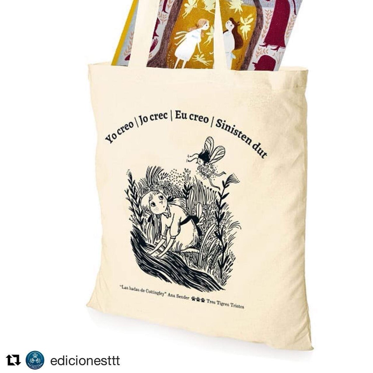 Esto mola demasiado. <a href="/edicionesttt/">Tres Tigres Tristes</a> va a sacar una edición especial de Las Hadas de Cottingley de mi hermana <a href="/AnaSender/">Ana Sender</a> CON ESTA PEDAZO DE BOLSA Y YO LA QUIERO.