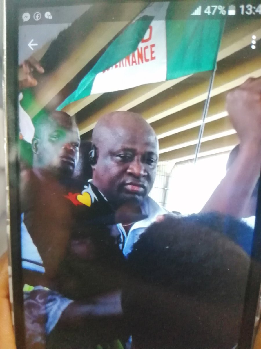 rosky_guy's tweet image. This is a Nigerian politician, ABIODUN BOLARINWA. He single handedly shot 3 protesters who are currently fighting for their lives. This happened at #abuleegbaprotest a few hours ago. He should be arrested. #EndSARS #EndSARS