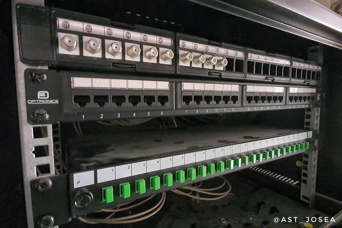 ast_josea's tweet photo. ¡Rack terminado! #ict2 #telecomunicaciones #VitoriaGasteiz https://t.co/0mQXhoN1B2