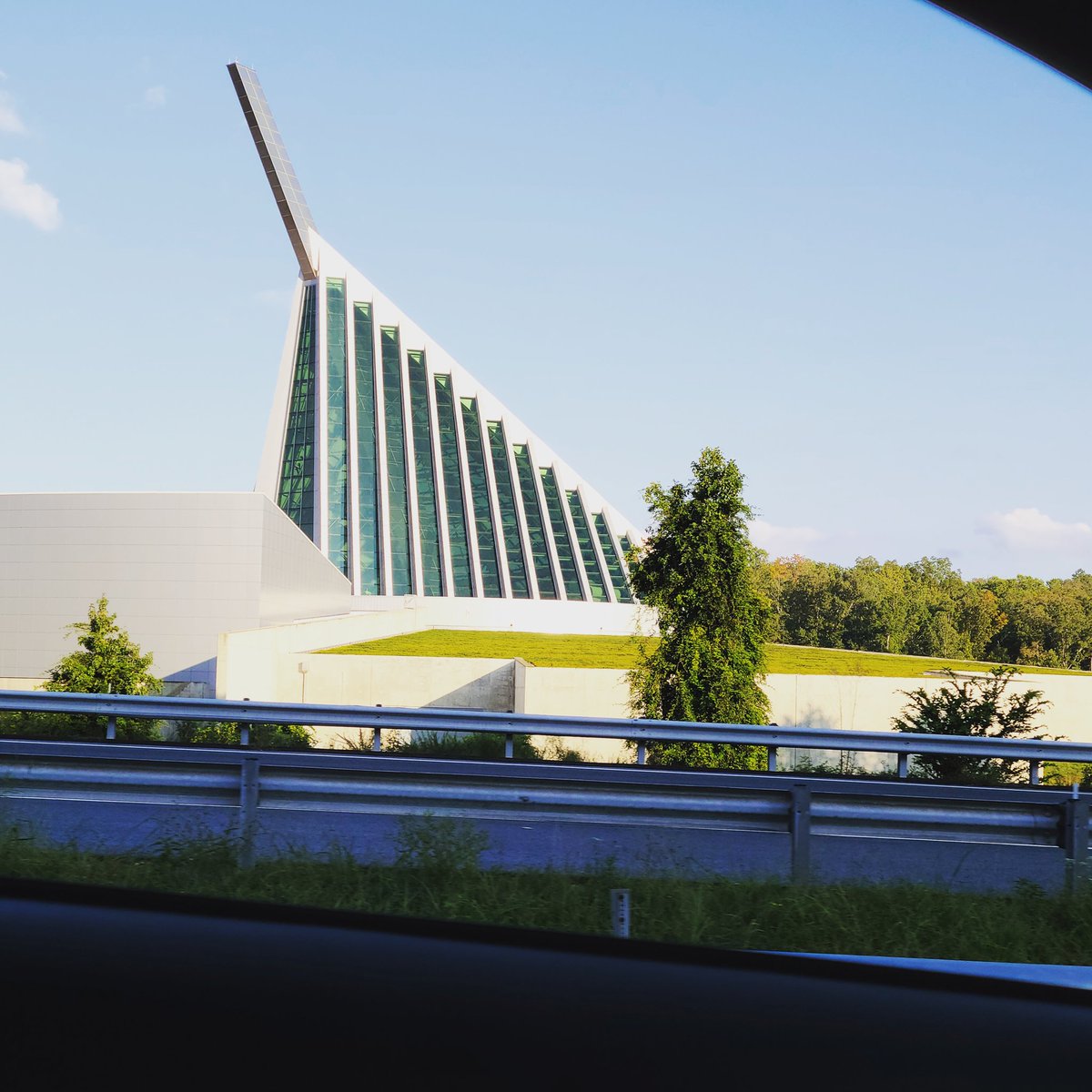 DigiNomDesigns's tweet photo. #roadtrips are always #fun because of all the #interesting things you see!

Just like this #amazing #buildingwith unique #architecture   we saw #drivingthrough #virginia 

What are some of your #favorite things you've seen in your #travels? Drop them below! https://t.co/sgYMD6vONR