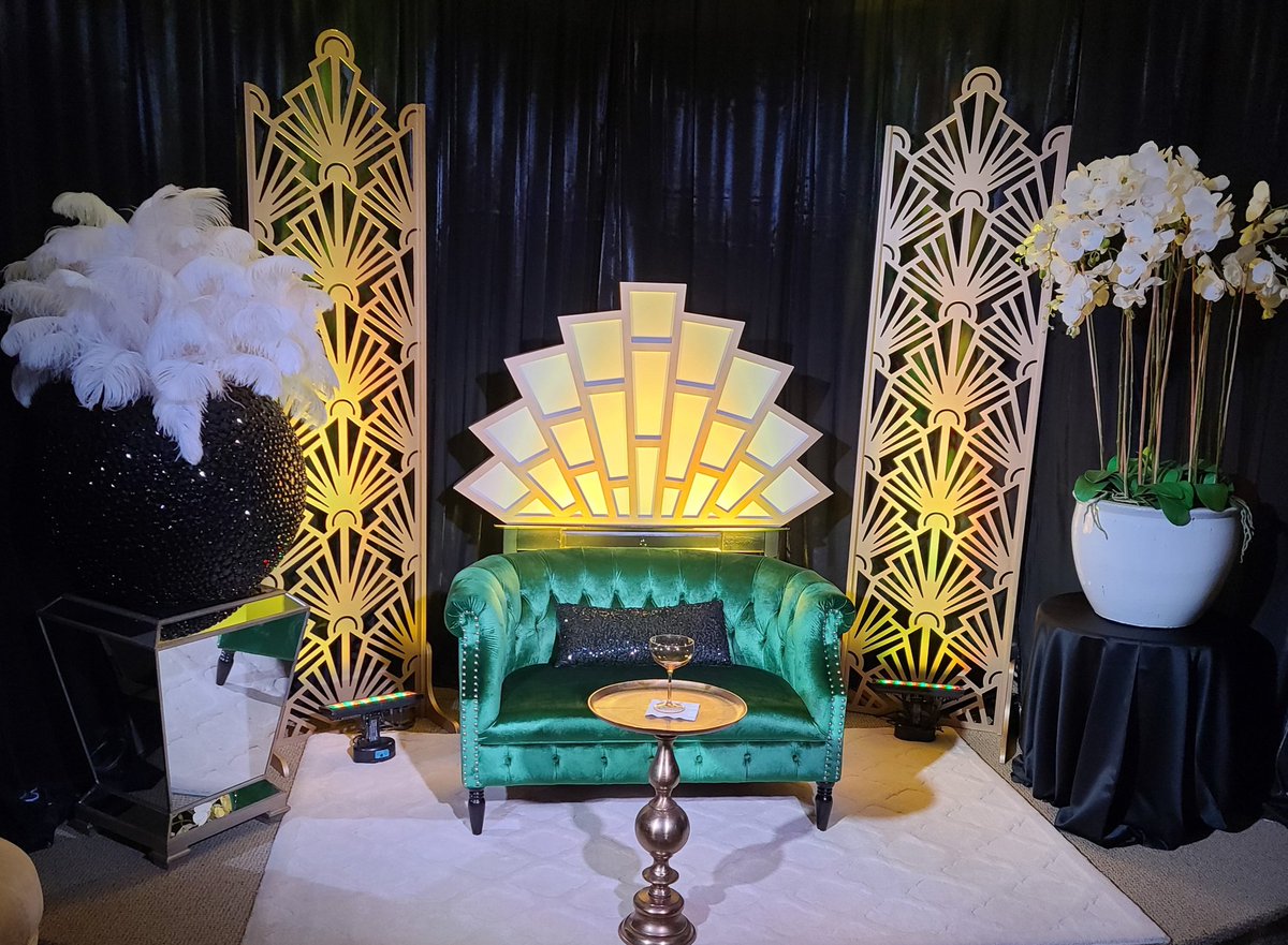 One of the sets from our showroom turned broadcast studio last week.   A trip down memory lane 1920's revisited in 2020!  🗝