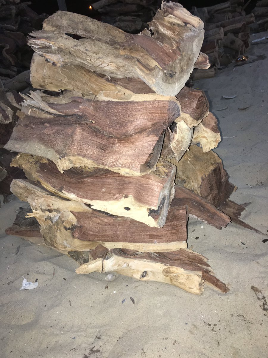 #للبيع_حطب_سمر 

يابس على الشرط 
جميع الحملات +ربط + اكياس +اكوام 

الموقع #الدمام

  #صوت_هند_القحطاني