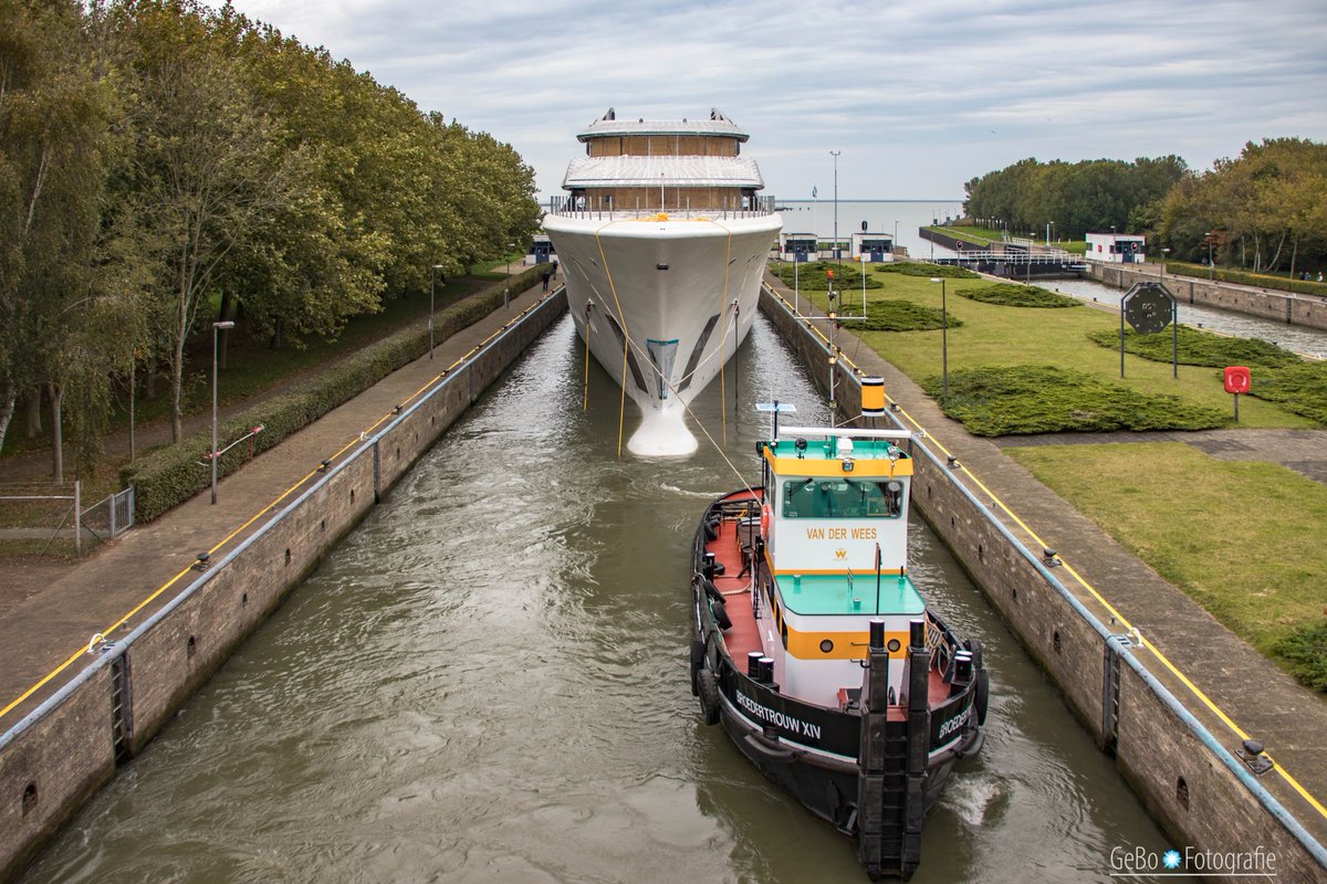 Dutchyachting's tweet photo. #Feadship’s #Project1010 once again pictured in #Lelystad by our friend and passionate #photographer Gerrit. With a bad weather forecast tomorrow, the planning to have a stop-over in Leystad was cancelled, which means the 118m hull just arrived in #Makkum. Photos: GeBo Fotografie https://t.co/8Kp9JHrwvC