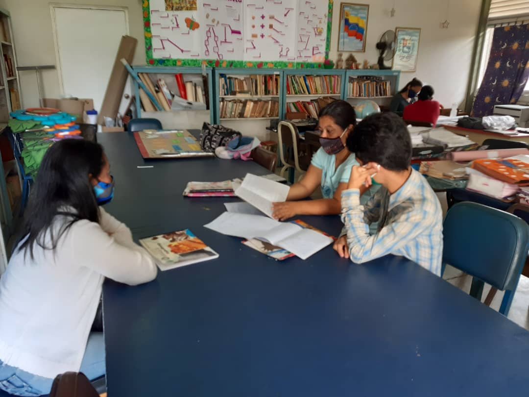 #20Octubre Activos en el LN Pedro María Morantes con atención pedagógica lugarizada en #SanCristobal #Táchira 
<a href="/charlychaves/">Charly Rojas Chaves</a>
 @MPPEDUCACION @psuvaristobulo @ZonaEducTachira
 <a href="/DGCE_MPPE/">D.G. Comunidades Educativas 🇻🇪</a> #7Mas7FórmulaPerfecta 
#GolpeDeTimón <a href="/FEVEEM/">FEVEEM</a>