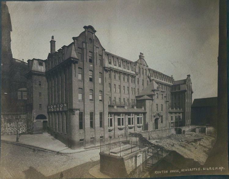 Rowton House in Newcastle (since demolished). Lord Rowton founded a chain of these in London in the 1890s as hostels for working men (in place of the squalid lodging houses of the time). They were sometimes known as ‘Men’s Palaces’ and Newcastle’s was run by the  @salvationarmyuk.