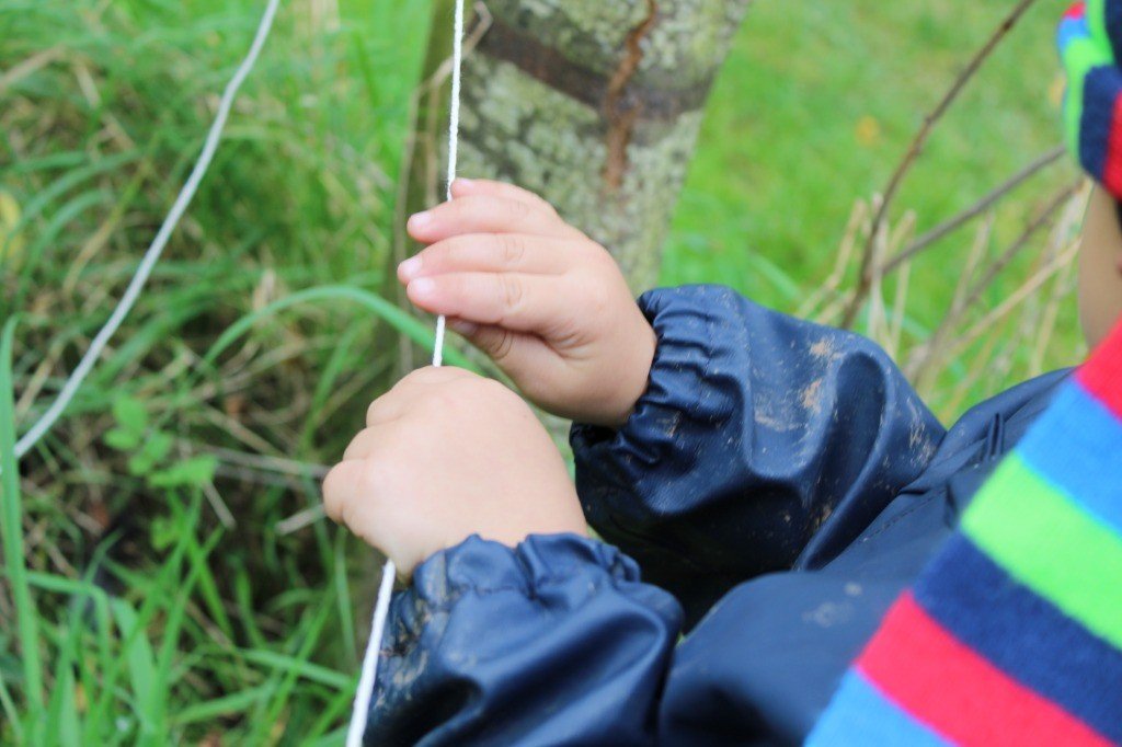 RSW_LPS's tweet photo. Today in Forest School, we completed a trust walk where we followed a string path, using our hands. We talked about our senses and relied on our sense of touch and our hearing. 🌟Robins are determined to succeed. @REC_LPS #LPSeyfs #LPSscience #RockingRobins https://t.co/VrxJIeZUa2