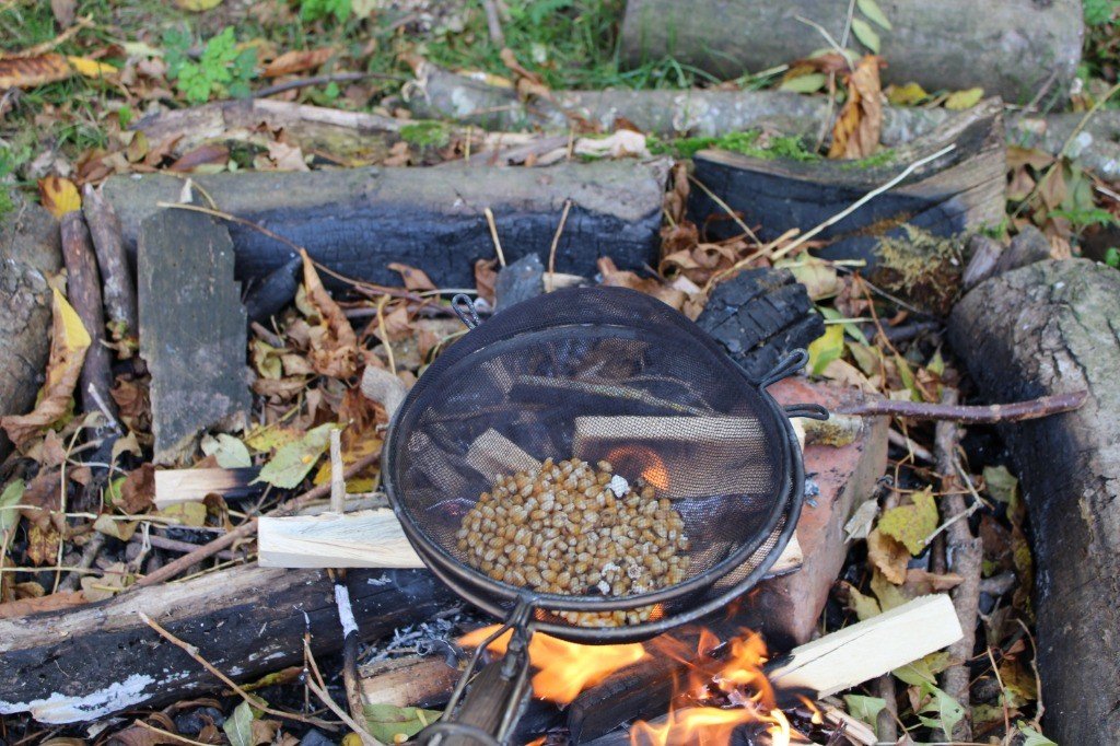 RSW_LPS's tweet photo. We enjoyed popcorn cooked over an open fire at Forest School today. Yummy! @REC_LPS #LPSeyfs #LPSdt #RockingRobins https://t.co/oDuzecMJSS
