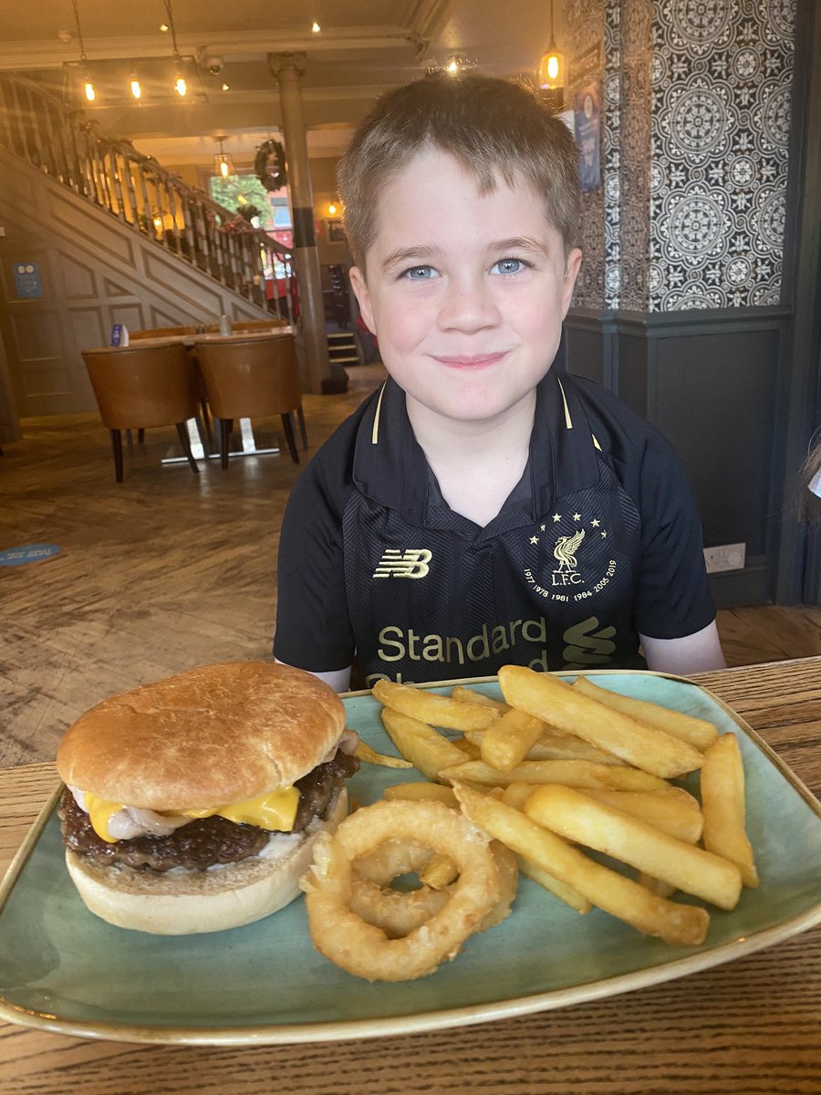 L_HarveyGasSafe's tweet photo. @TheGerardWA10 supporting the local, might be very insignificant but a few pints and a bite to eat, bums on seats... do not lose your local pub https://t.co/GWJQKc6QeO