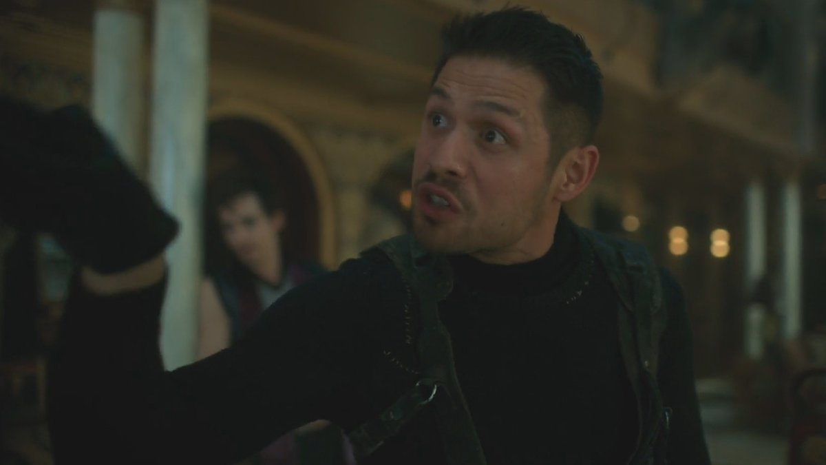 wrongacademy's tweet image. luther:

diego: