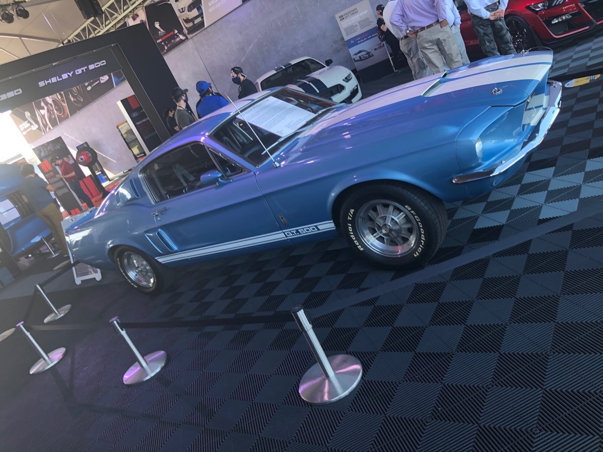 Old & new @FordPerformance #gt500tracktour