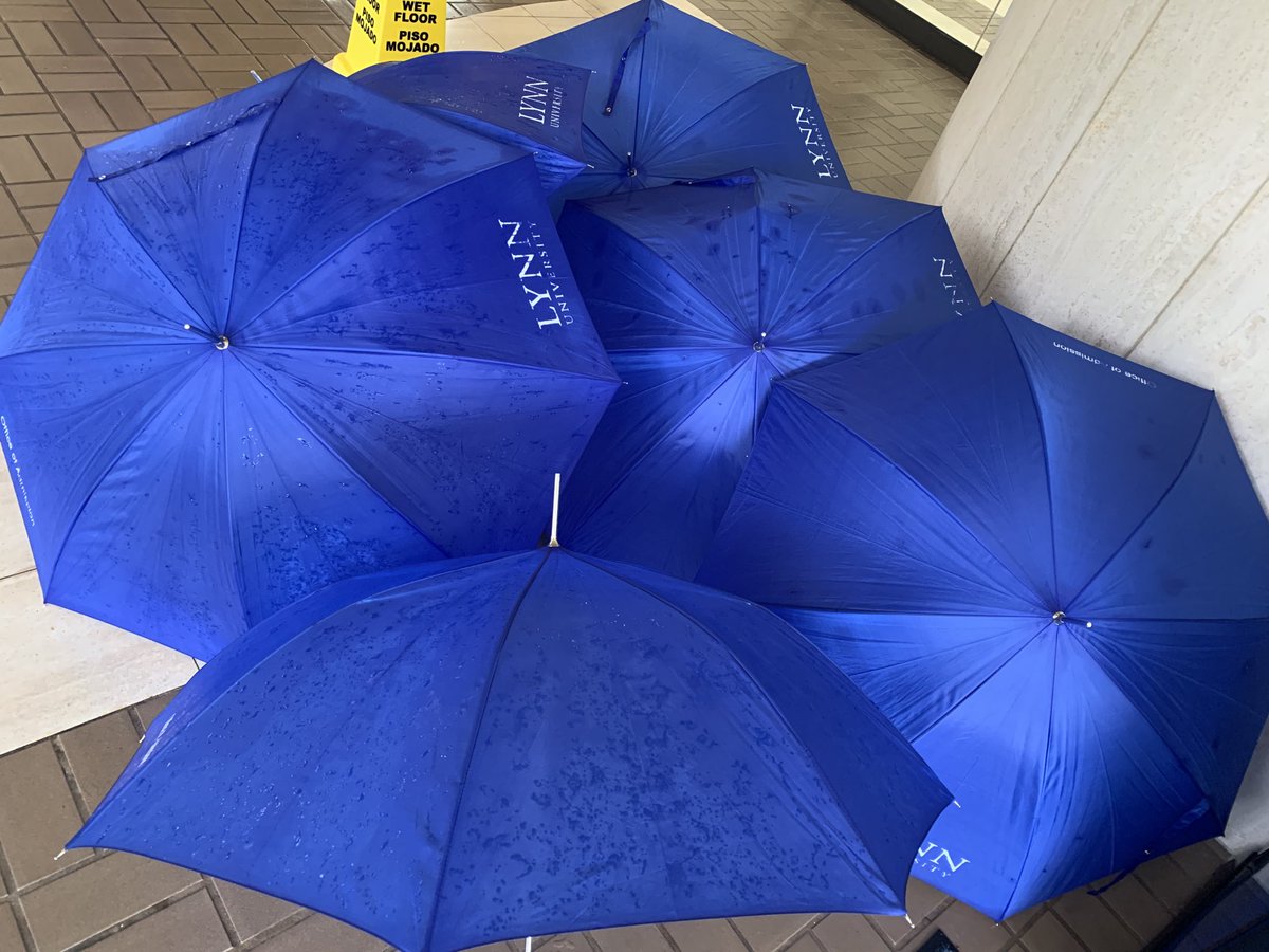 Not even a deluge can stop our campus tours! ⁦<a href="/LynnAdmission/">Lynn Admission</a>⁩