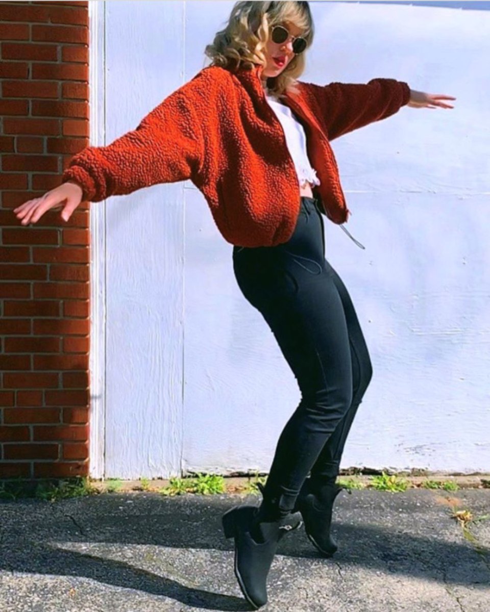 Dance like nobody’s watching.
Ph: @caraharding
#dancingshoes #boots #bestboots #blundstoneca #blundstone #blundstoneboots #dancedance #dancingqueen https://t.co/QHavy00ORP
