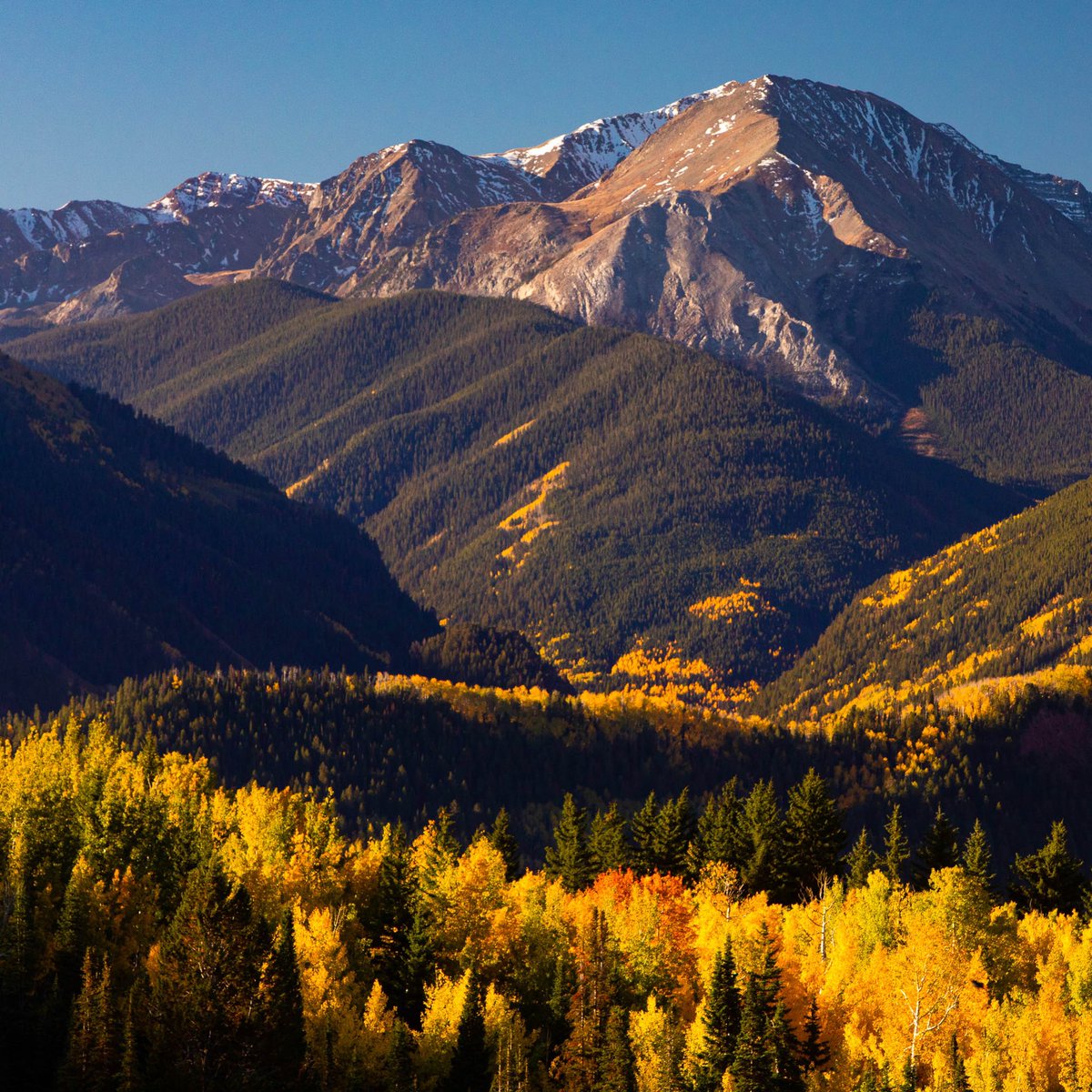 AspenSnowmass's tweet image. In just 37 days these hills will be covered with snow and the lifts will be spinning! ( 📷 : Jeremy Swanson )