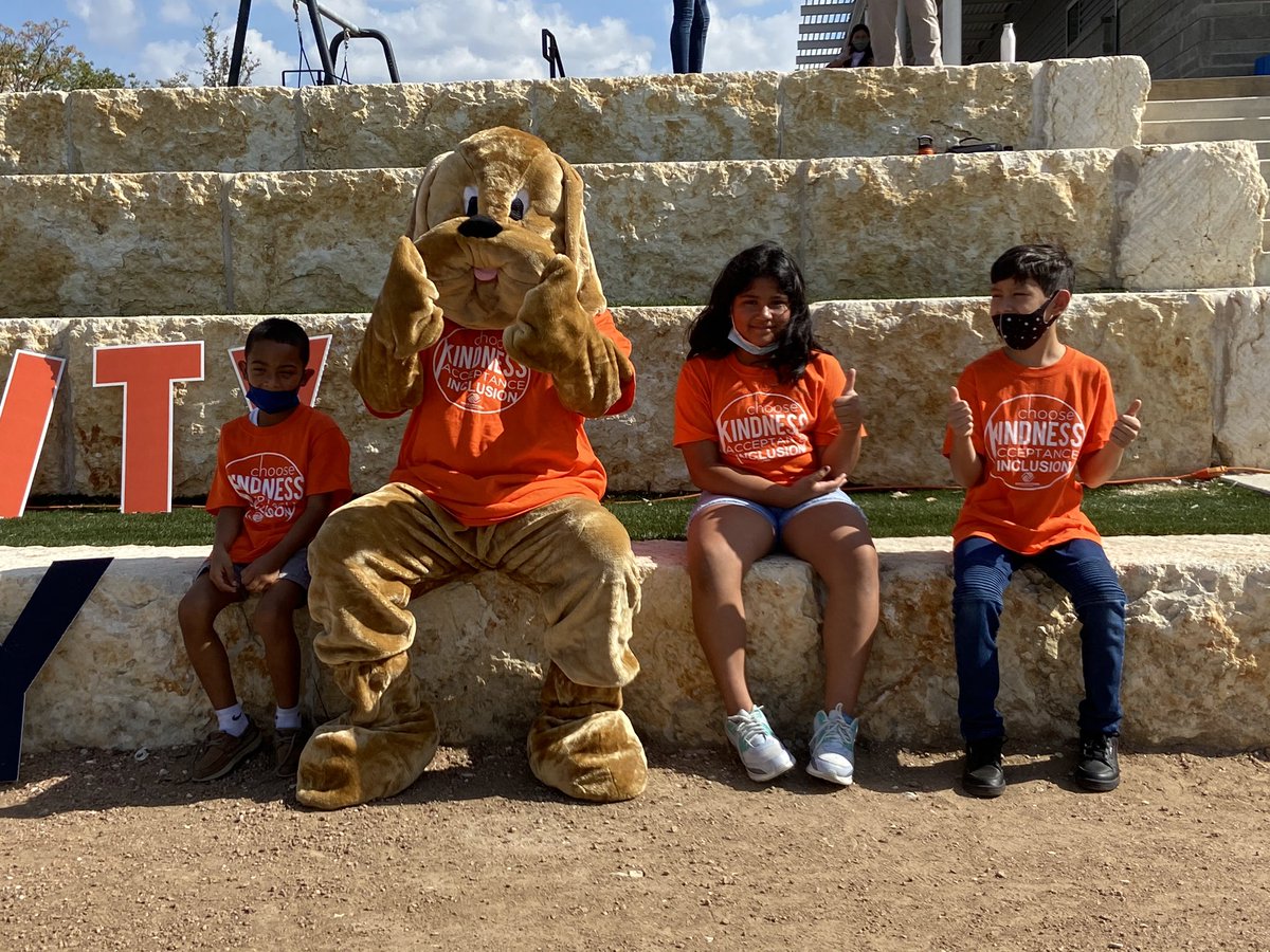 robfowler13's tweet photo. @BGCAustin Unity Day 24 hours 4 Unity Walk-A-Thon!                            Let the walking begin!! https://t.co/CCwByMNw74
