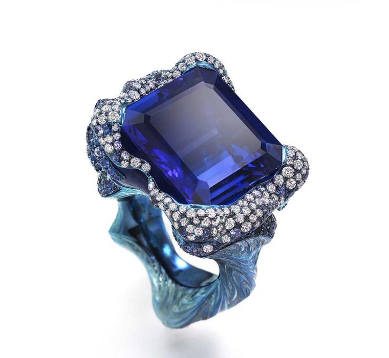 A 22ct tanzanite from Wallace Chan, set in his patented ceramic, looks like. You see what I mean, about telling them apart. Especially in photos.