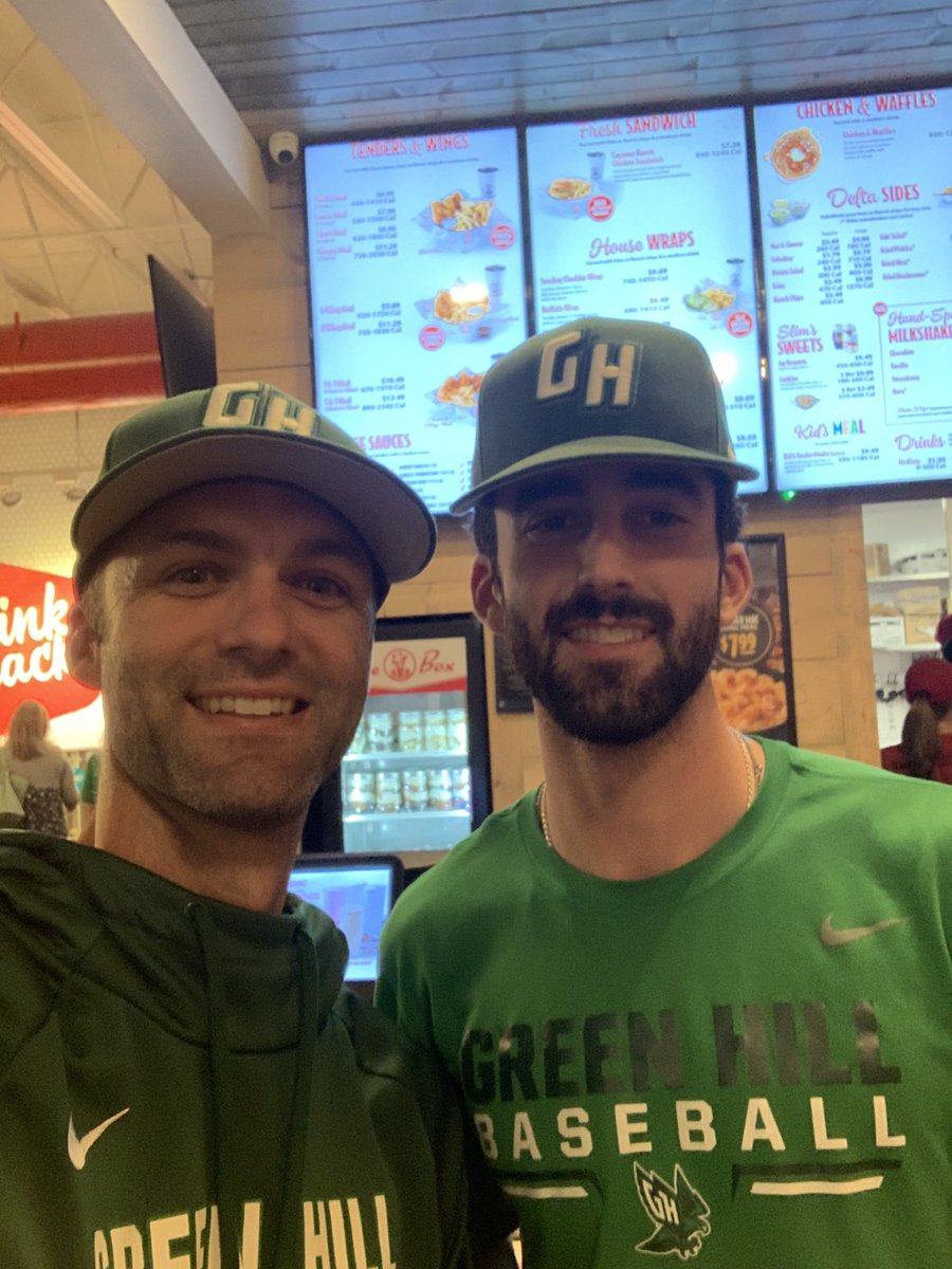 G_HillBaseball's tweet photo. Slim Chickens night was a blast! Huge line in the drive through and tons of Hawks in the restaurant! Thank you all for your support! Shout out to Coach Warmath and his beard. #cayenneranch #slimsmeal #sweettea https://t.co/SYxH5CsiNG