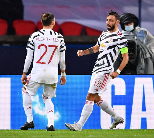 EkzBTOJXYAIiKVr?format=png&name=small