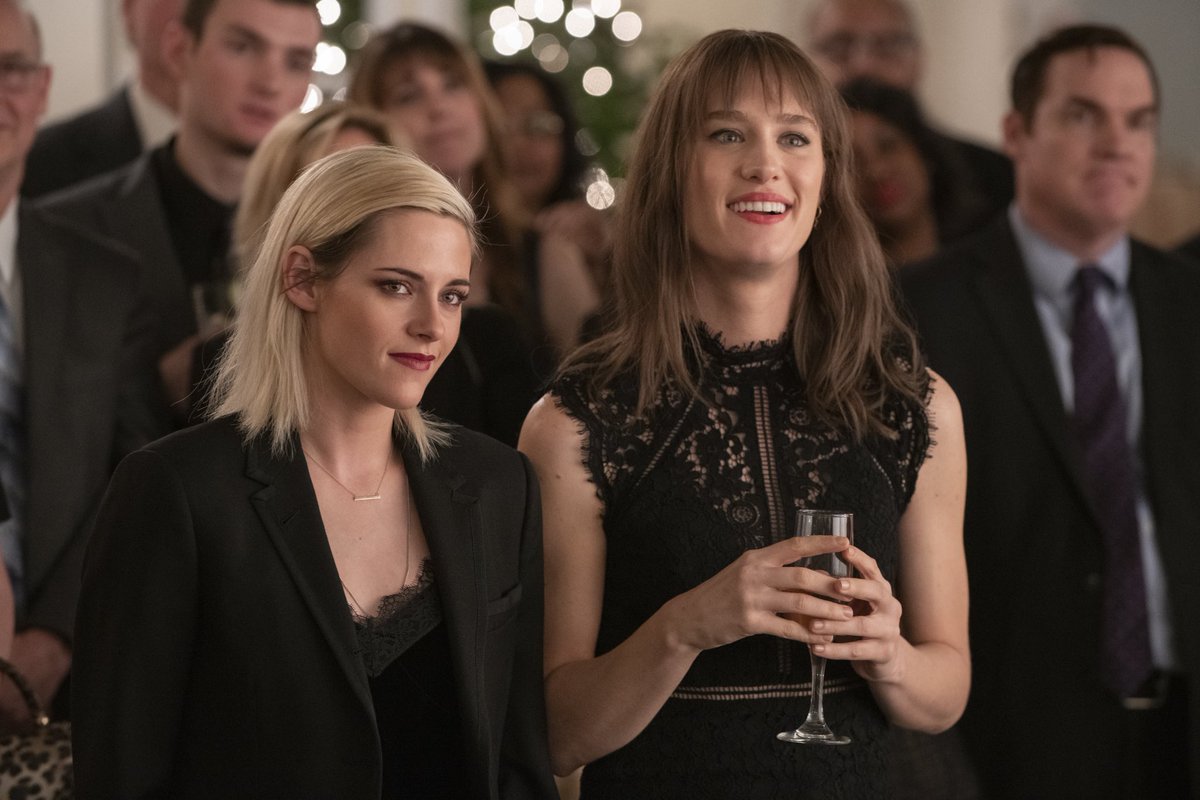 HappiestSeason's tweet photo. Meet the family this holiday season! 💚 #HappiestSeason is coming out November 25, only on @hulu. https://t.co/Im2m1C8lZR